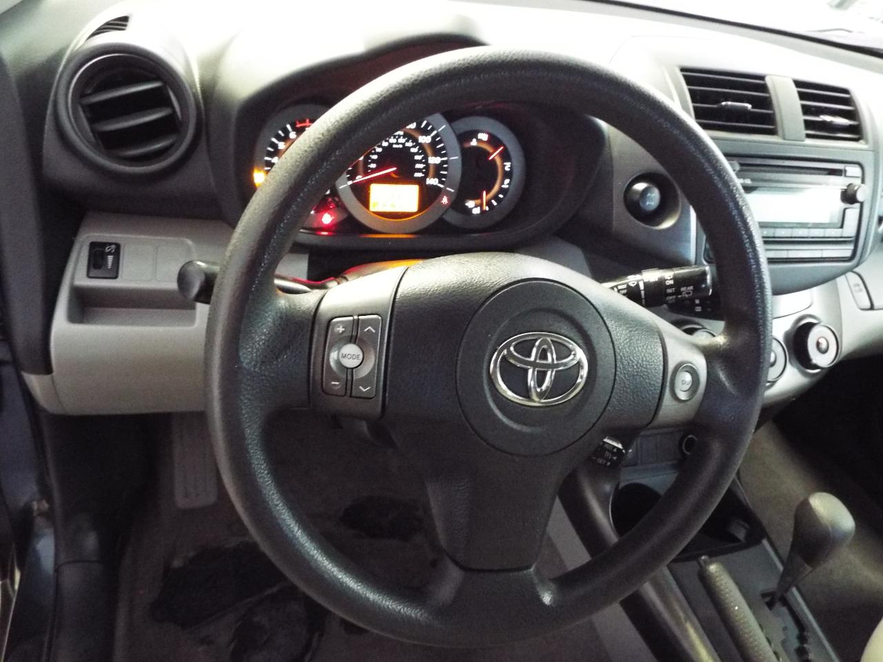 Toyota RAV4 Base I4 4WD 2012