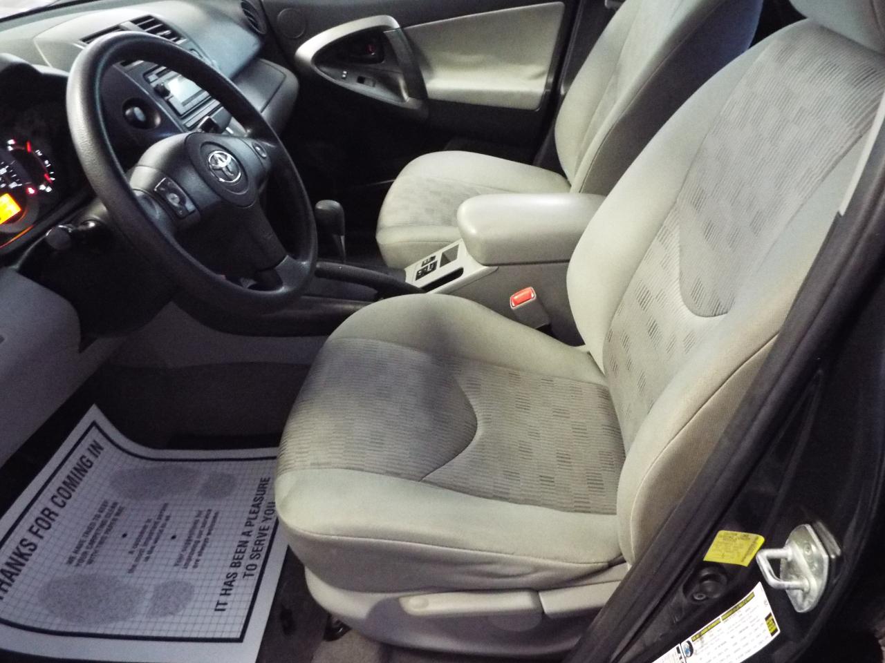 Toyota RAV4 Base I4 4WD 2012