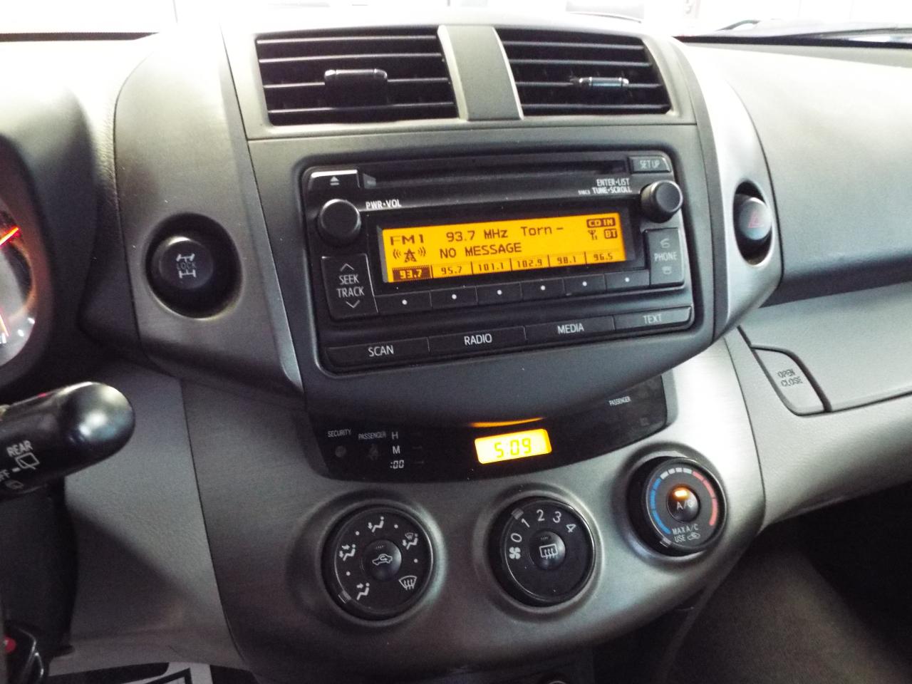 Toyota RAV4 Base I4 4WD 2012