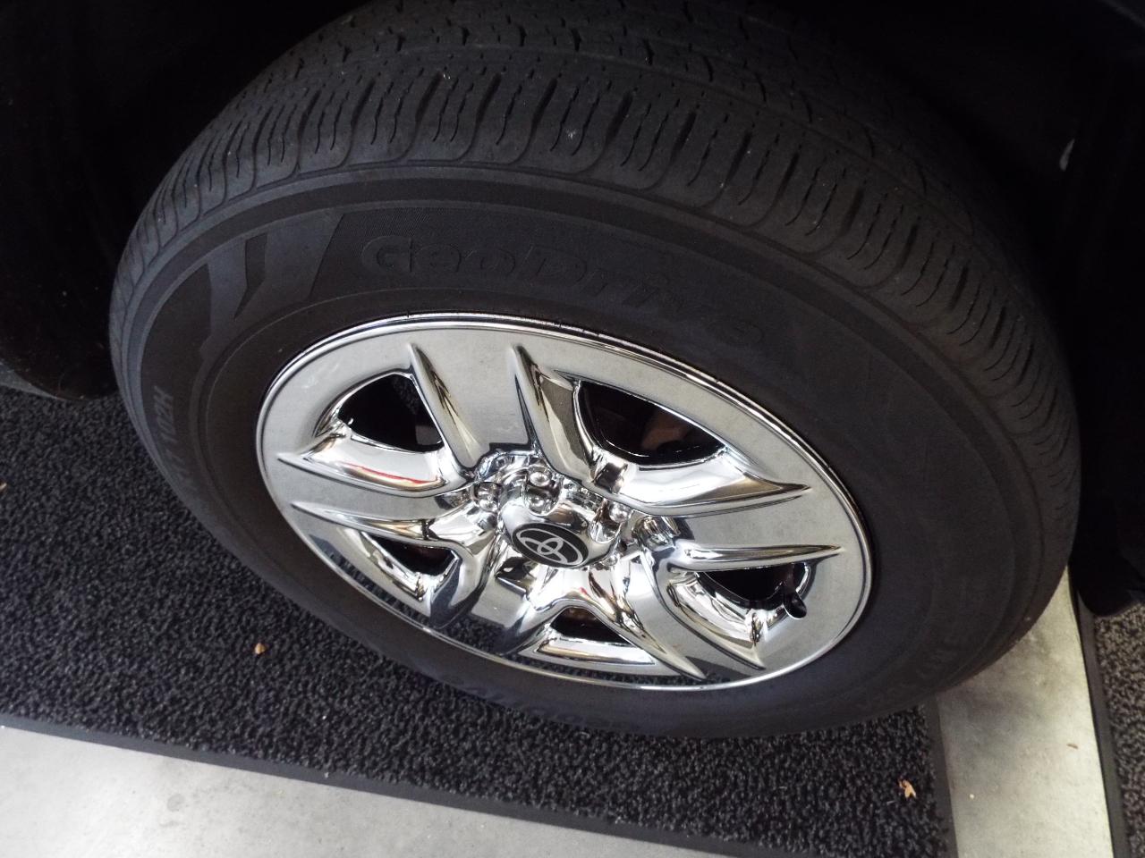 Toyota RAV4 Base I4 4WD 2012