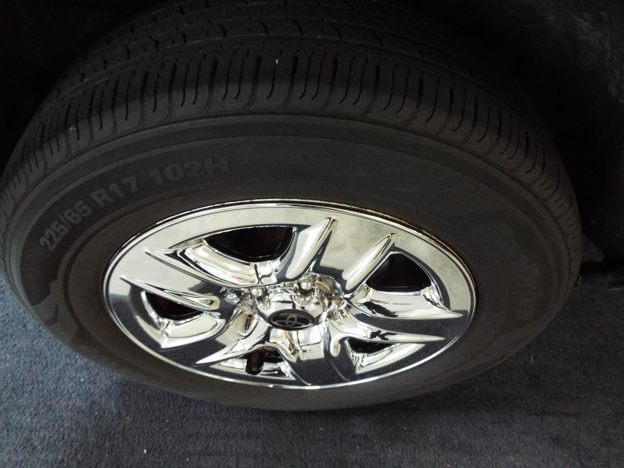 Toyota RAV4 Base I4 4WD 2012