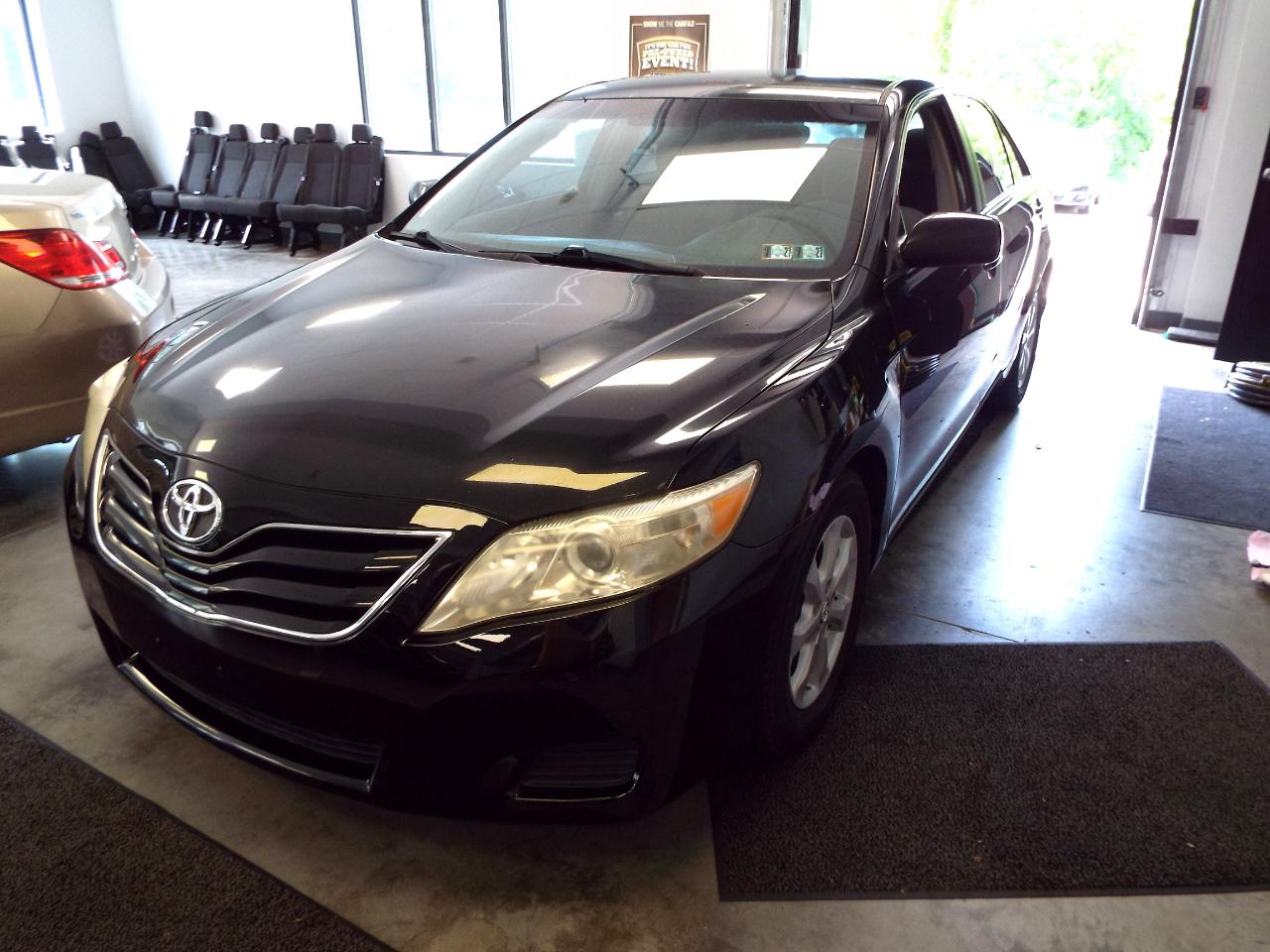 Toyota Camry LE 6-Spd AT 2010