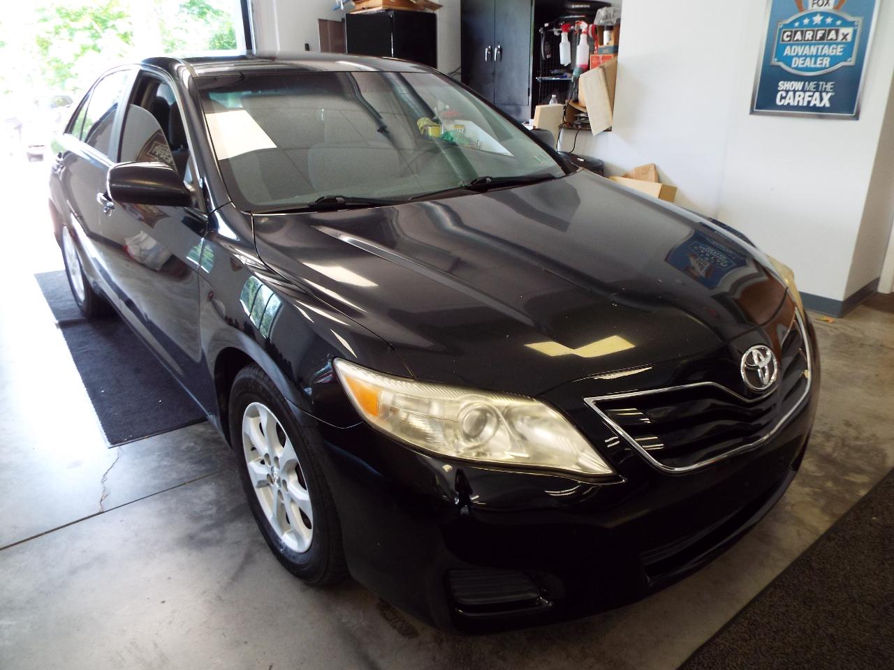 Toyota Camry LE 6-Spd AT 2010