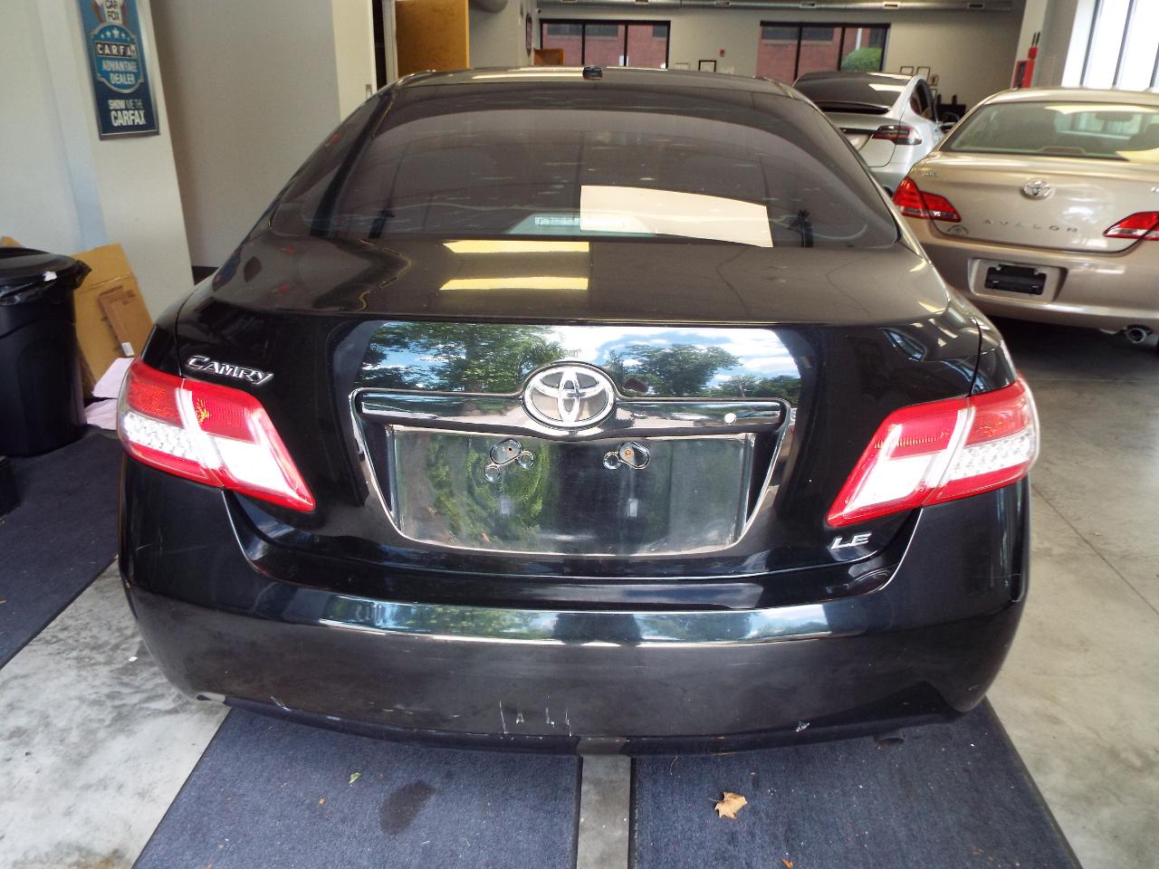 Toyota Camry LE 6-Spd AT 2010