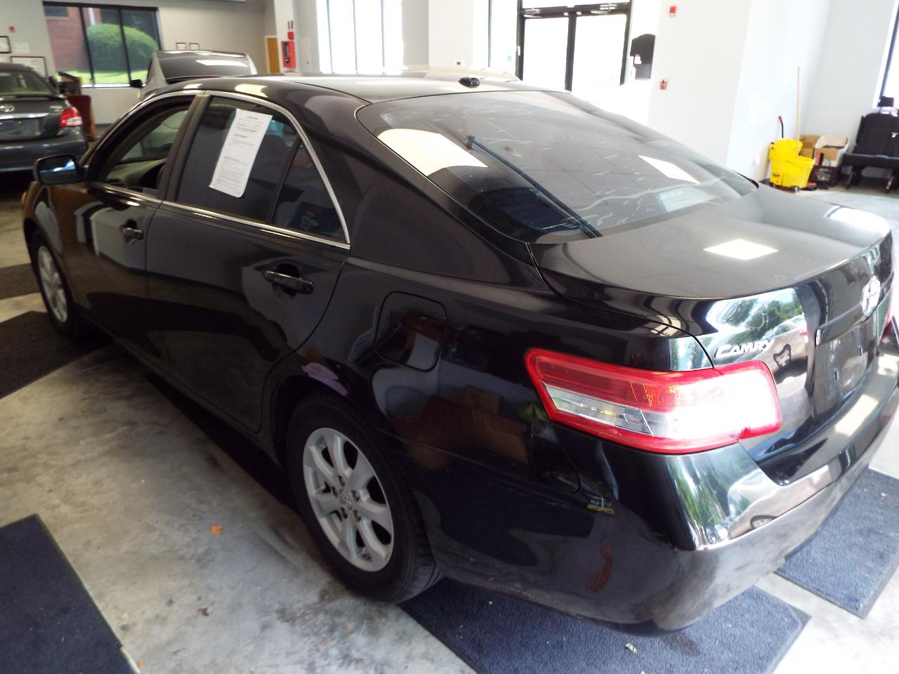 Toyota Camry LE 6-Spd AT 2010