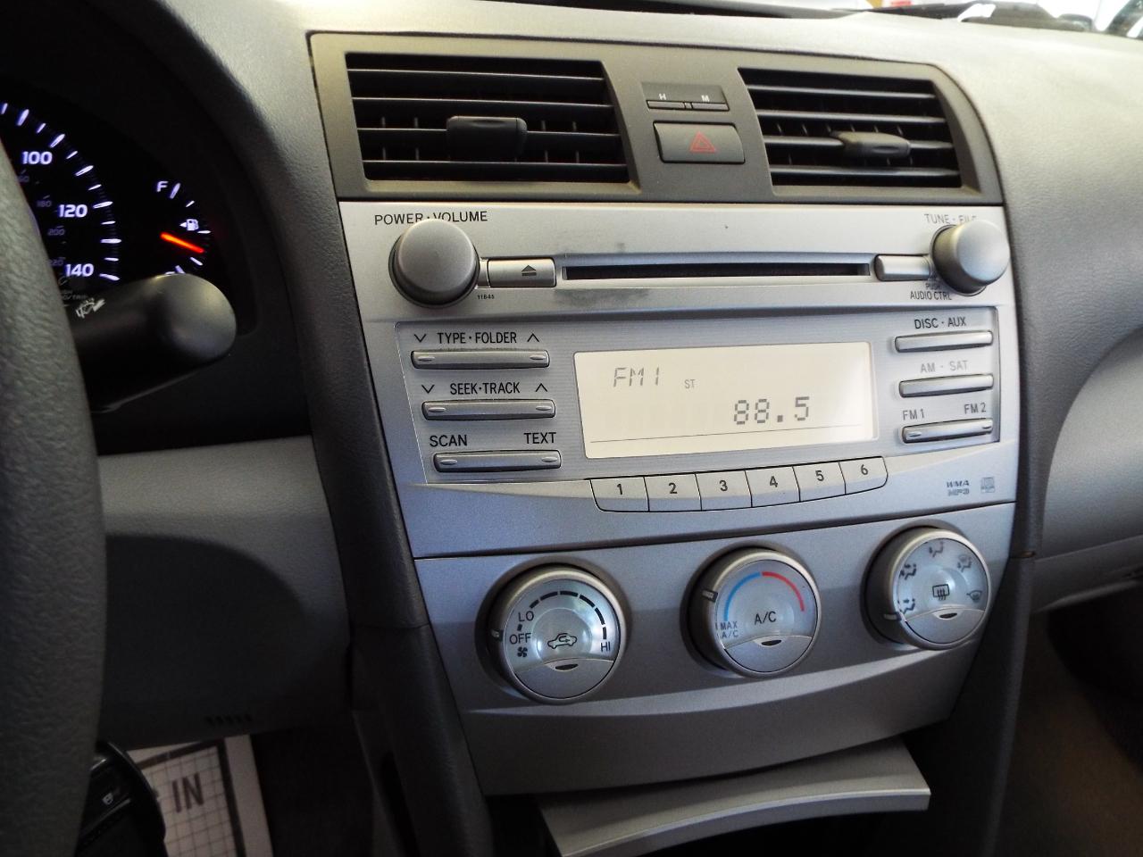 Toyota Camry LE 6-Spd AT 2010