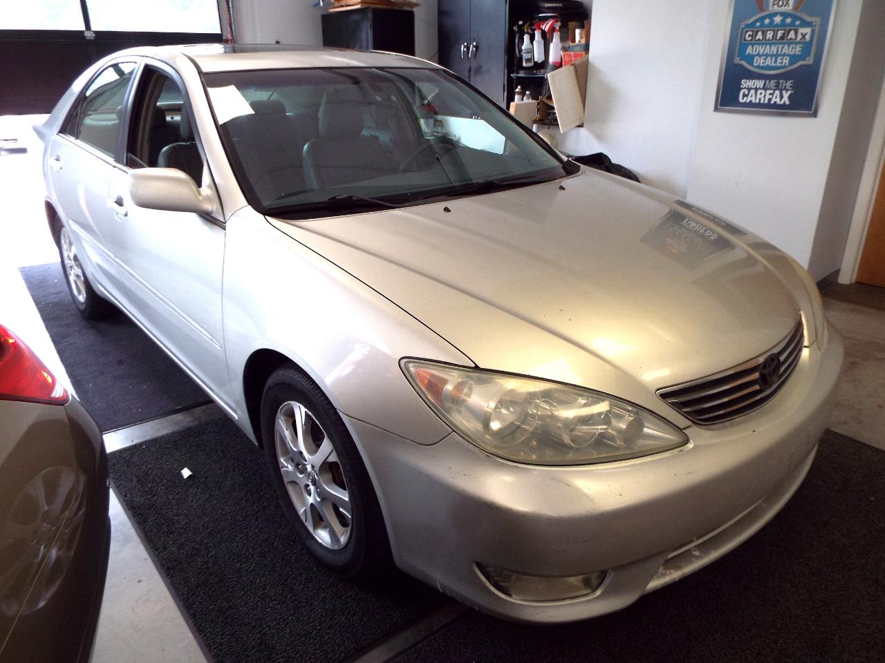 Toyota Camry XLE V6 2005