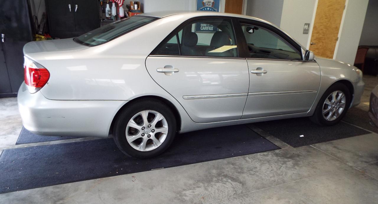Toyota Camry XLE V6 2005