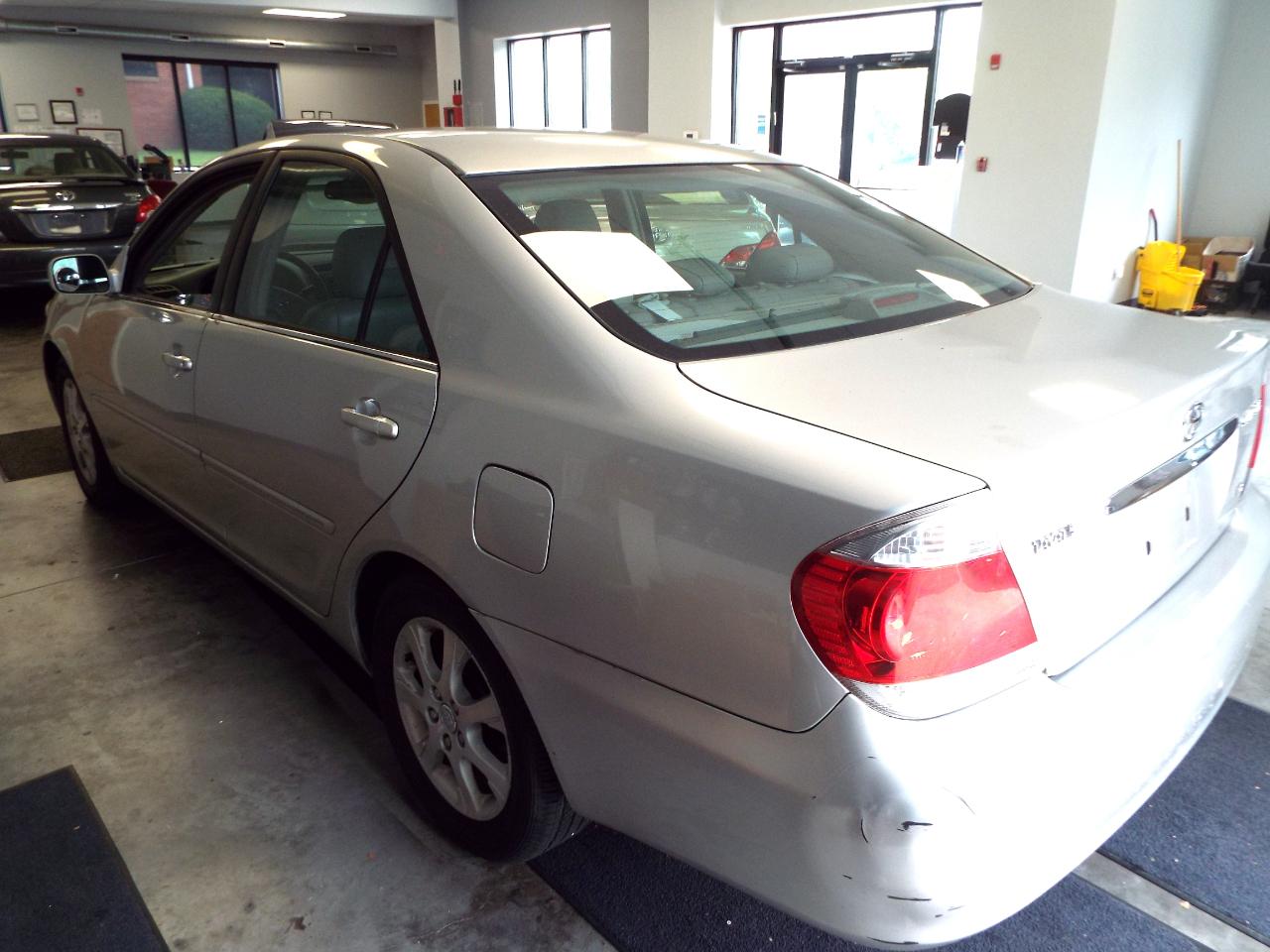 Toyota Camry XLE V6 2005
