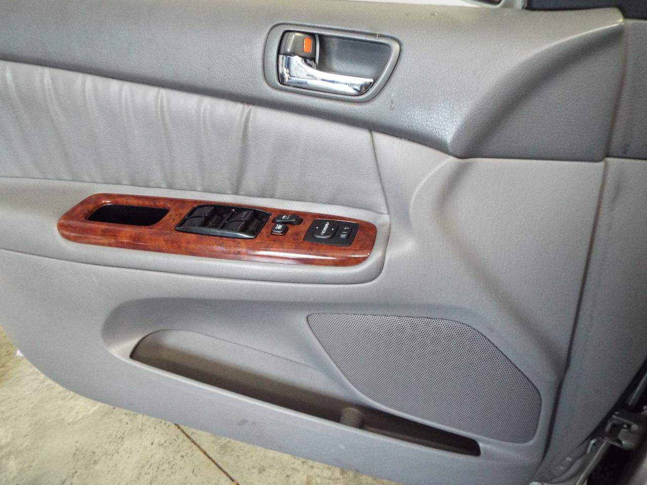 Toyota Camry XLE V6 2005