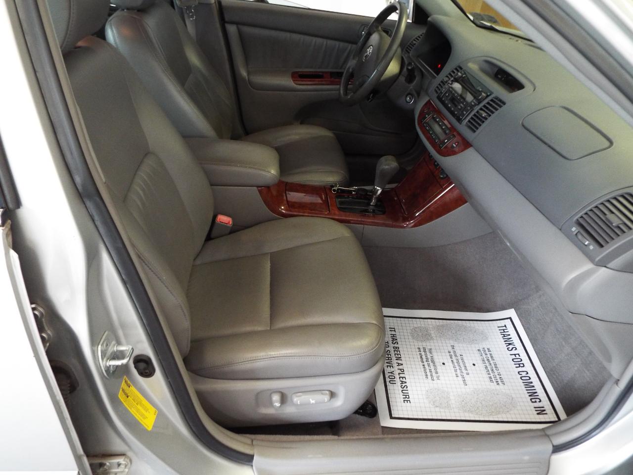 Toyota Camry XLE V6 2005