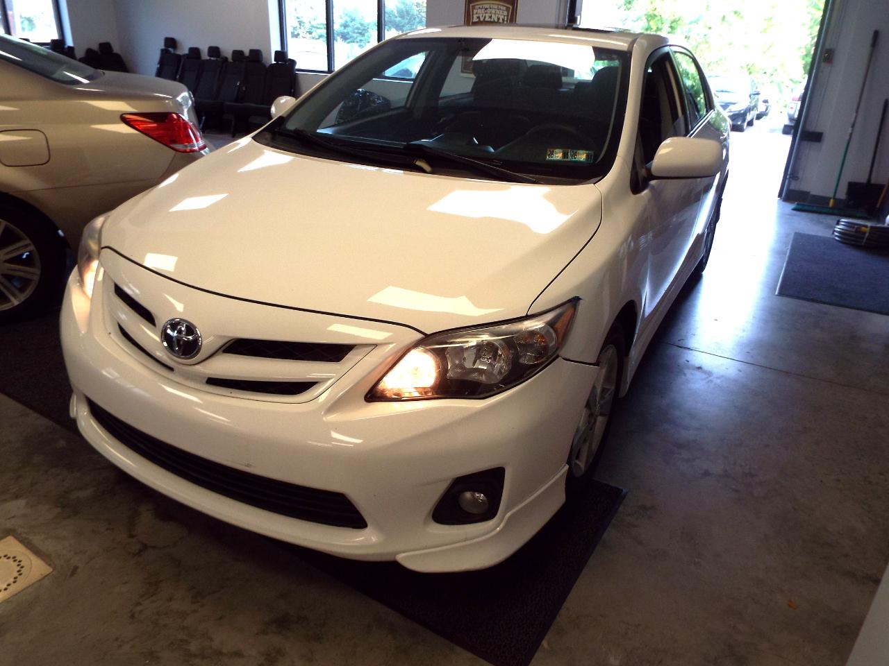 Toyota Corolla S 4-Speed AT 2012