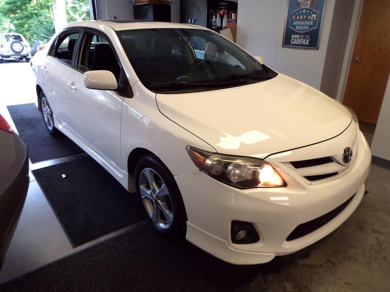 Toyota Corolla S 4-Speed AT 2012