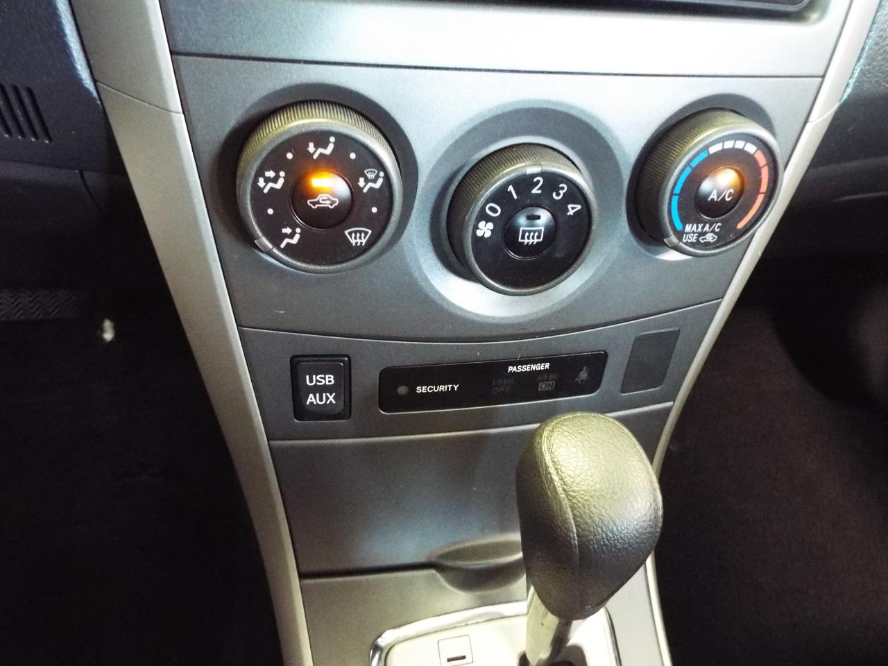 Toyota Corolla S 4-Speed AT 2012