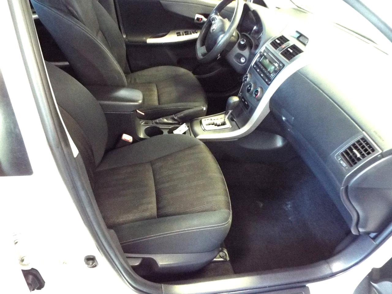 Toyota Corolla S 4-Speed AT 2012