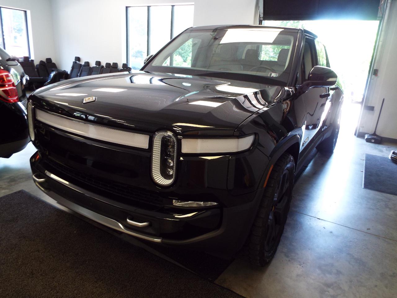 Rivian R1T Adventure 2023