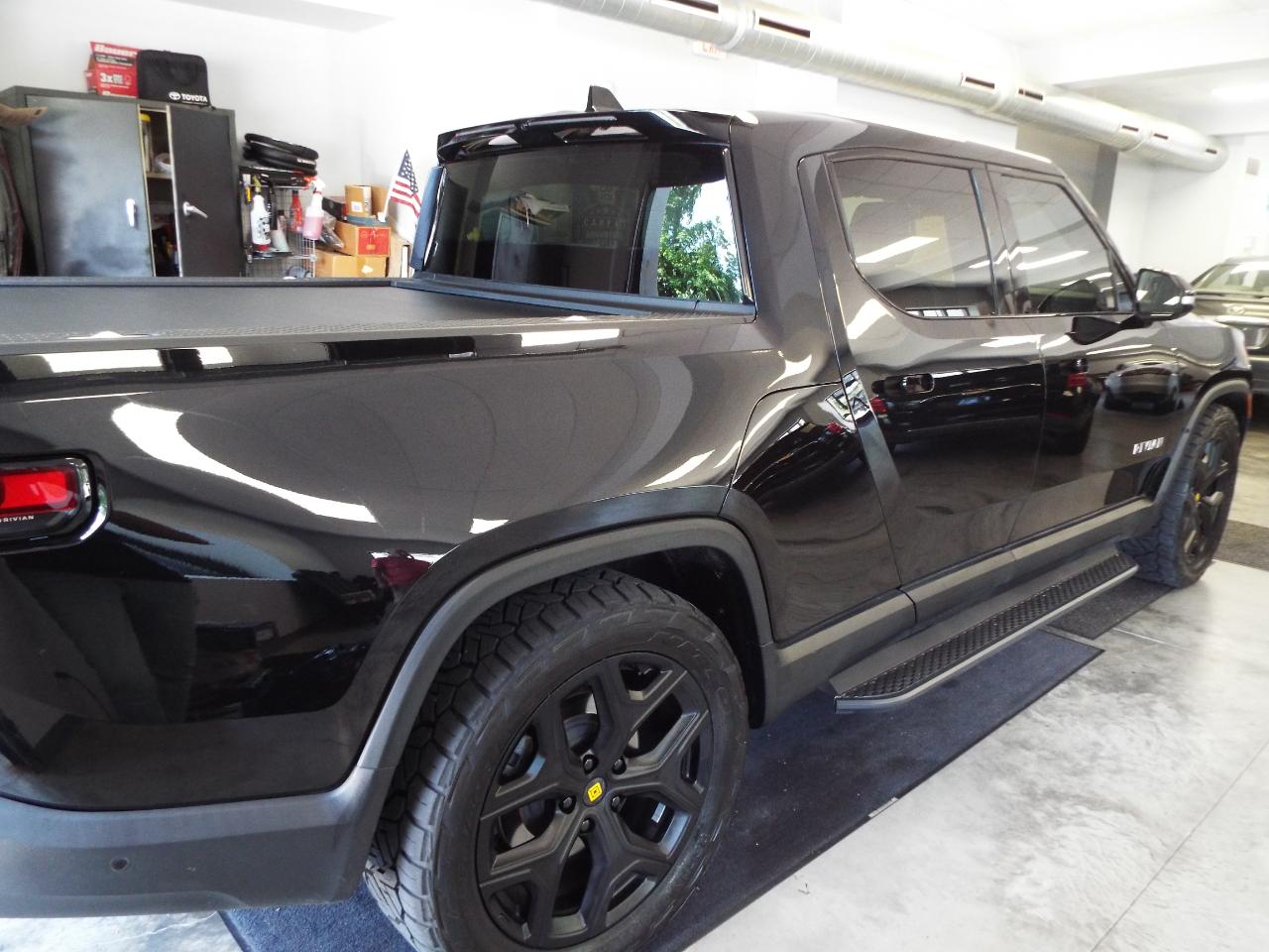 Rivian R1T Adventure 2023