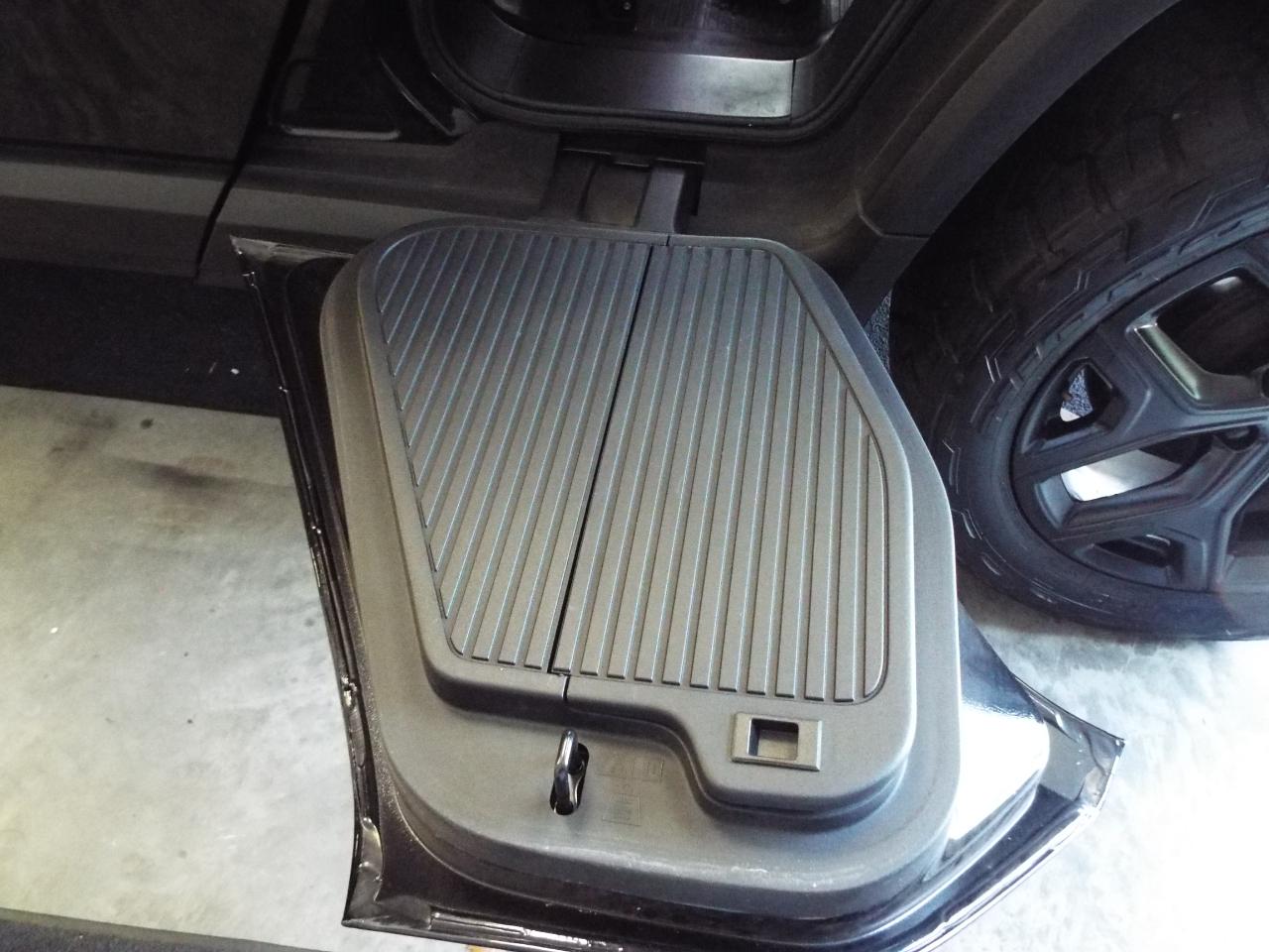 Rivian R1T Adventure 2023
