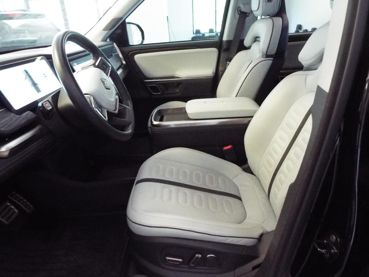Rivian R1T Adventure 2023