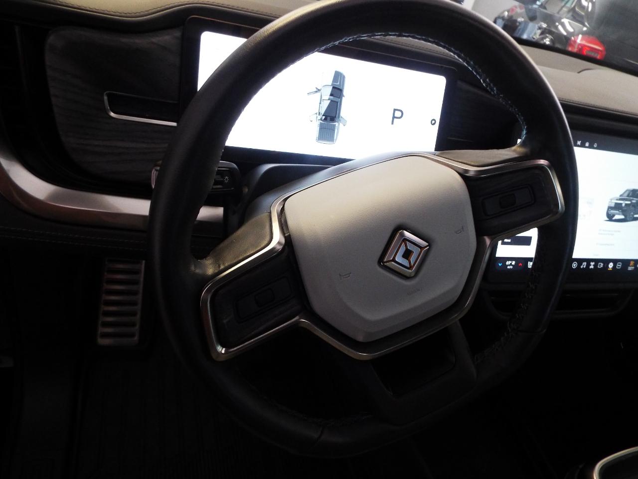 Rivian R1T Adventure 2023
