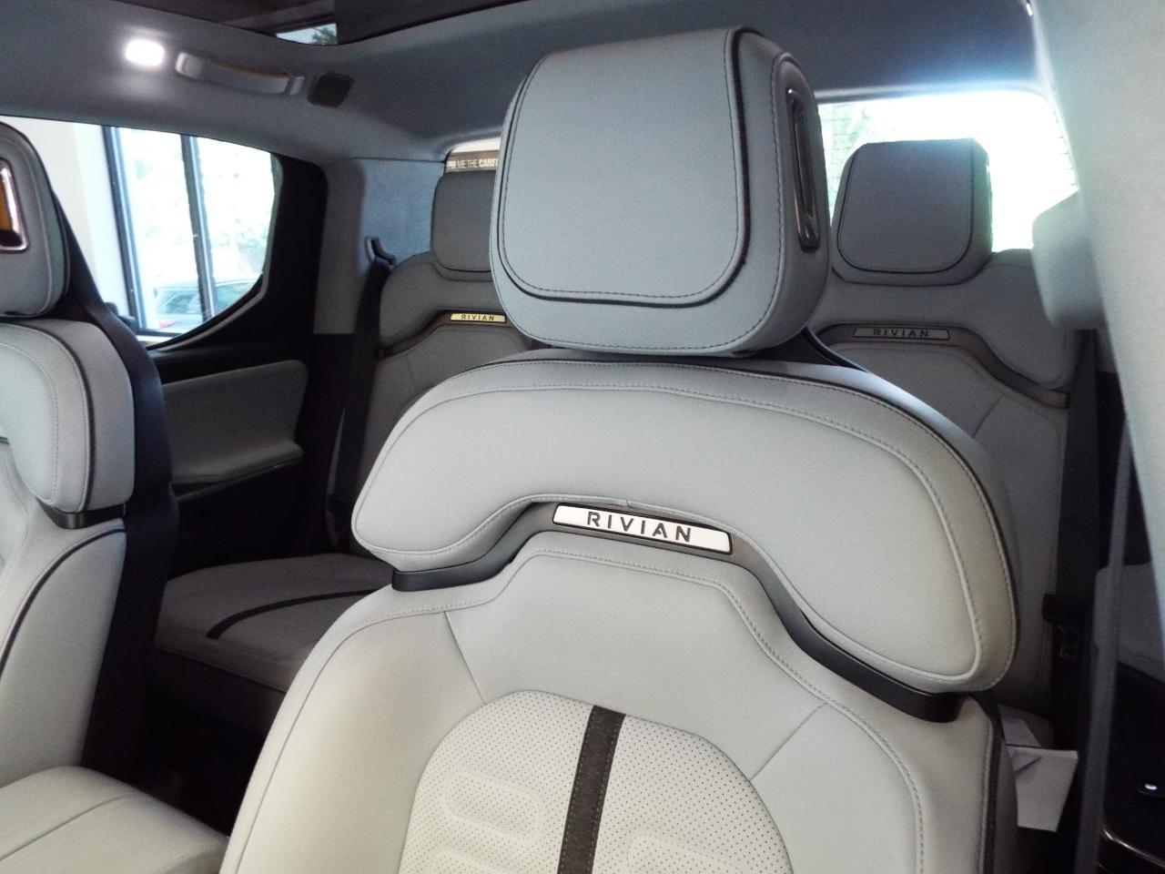 Rivian R1T Adventure 2023