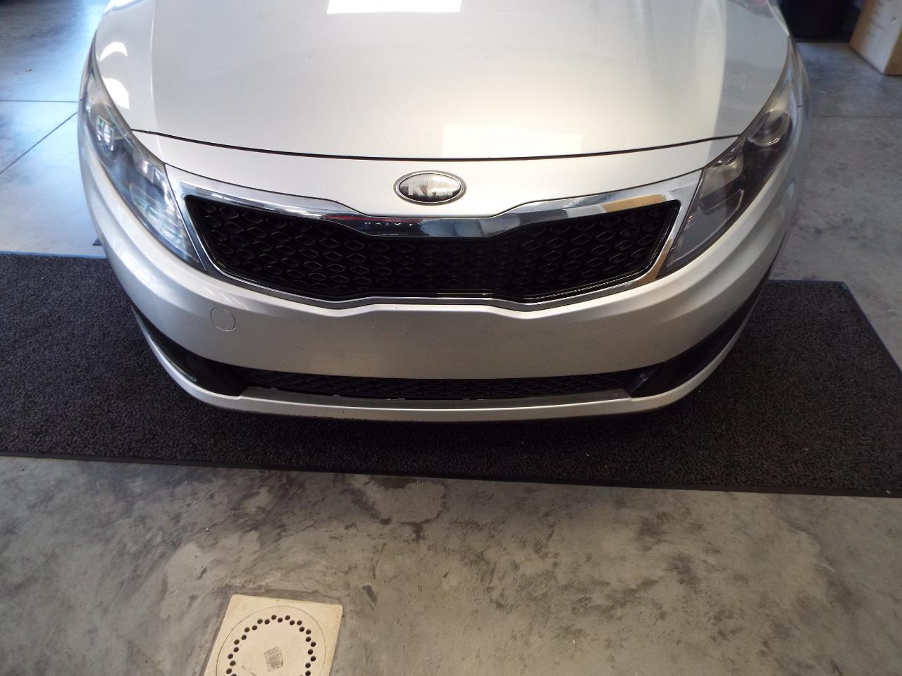 Kia Optima LX MT 2013