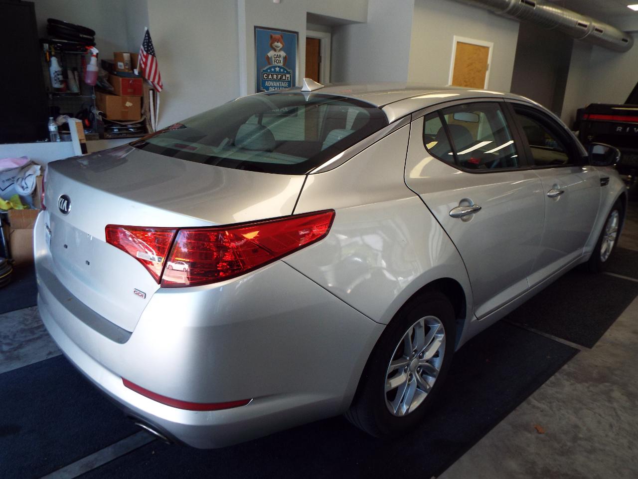 Kia Optima LX MT 2013