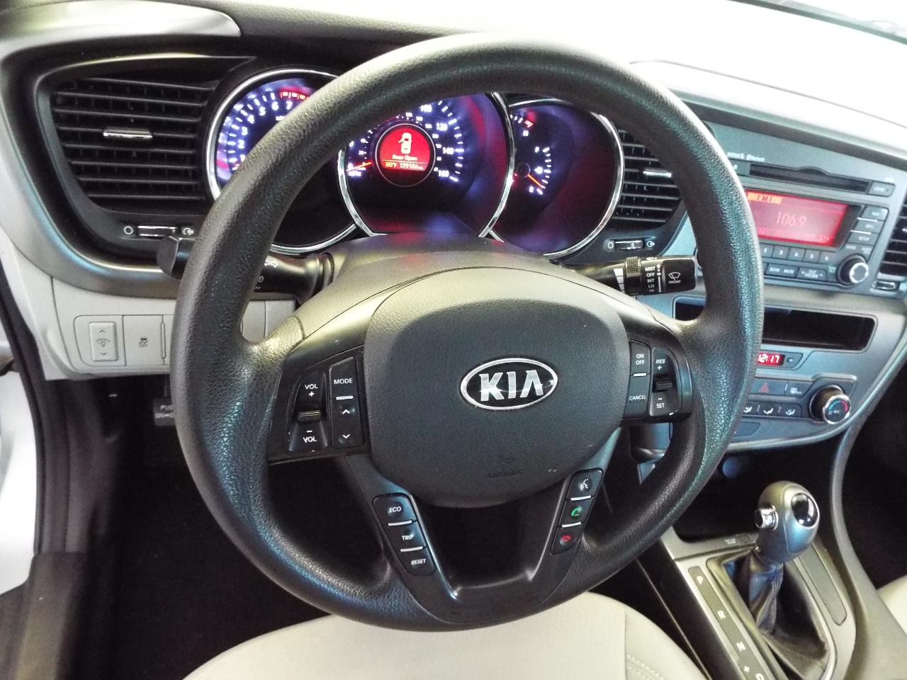 Kia Optima LX MT 2013