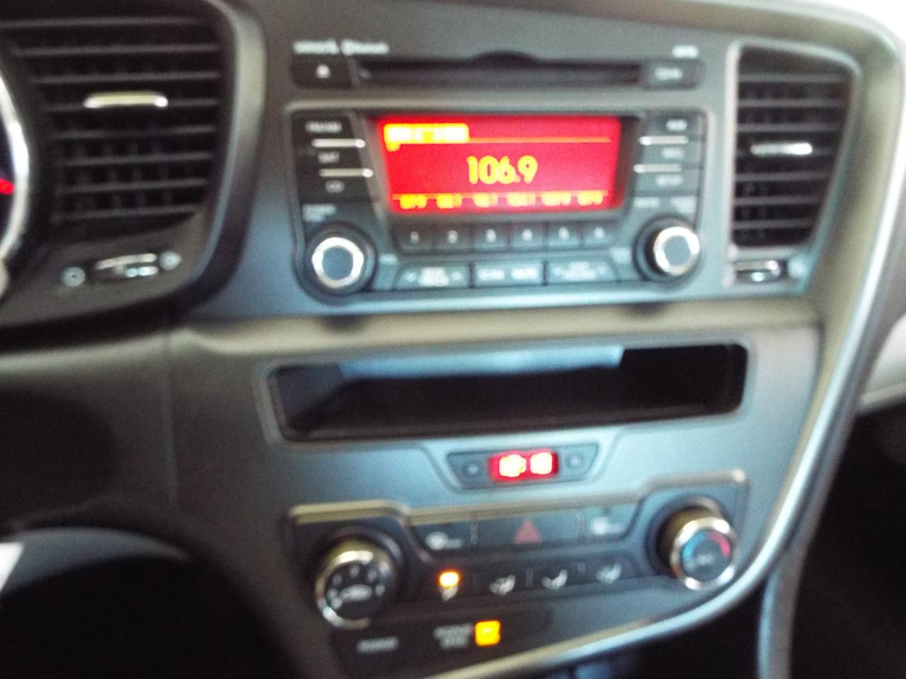 Kia Optima LX MT 2013