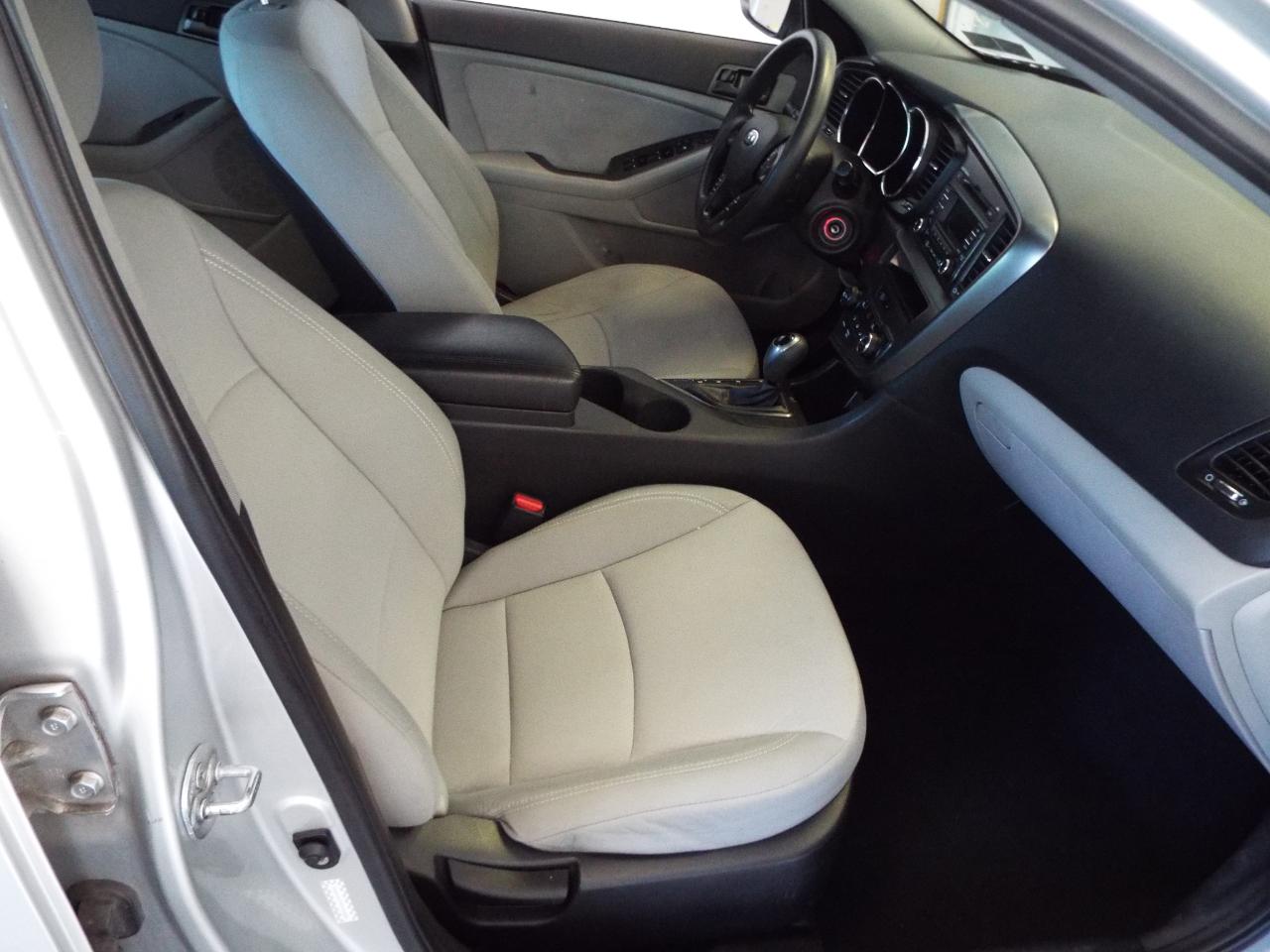 Kia Optima LX MT 2013