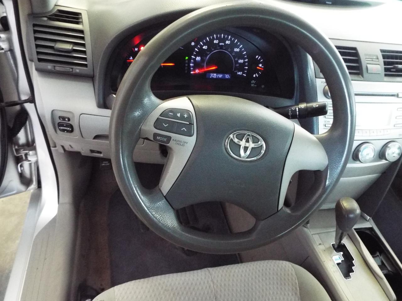 Toyota Camry Base 6-Spd AT 2011