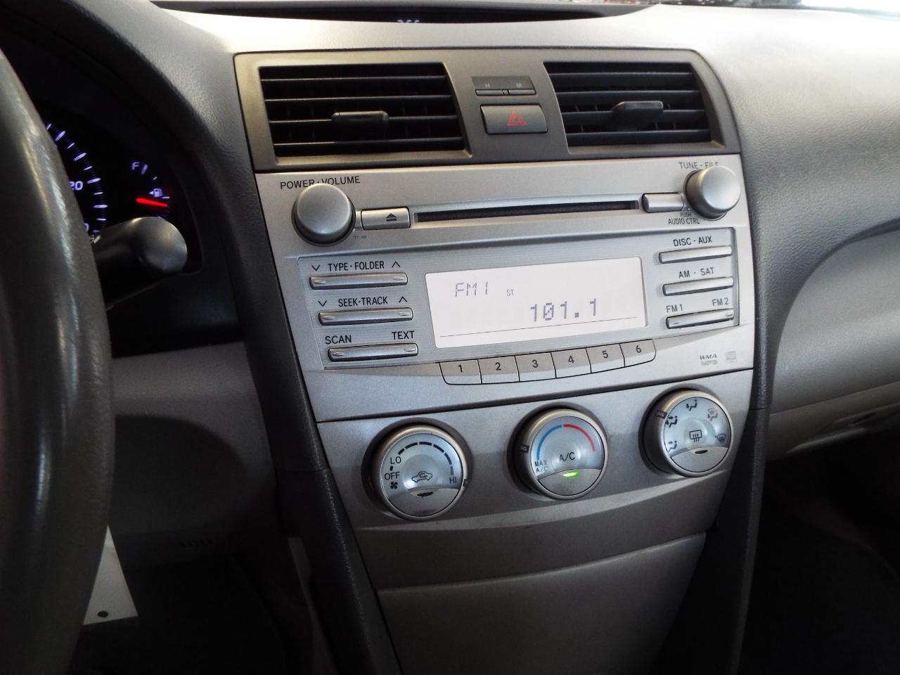 Toyota Camry Base 6-Spd AT 2011