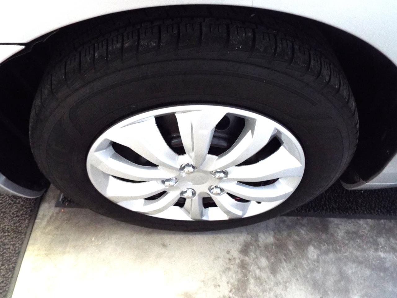 Toyota Camry Base 6-Spd AT 2011