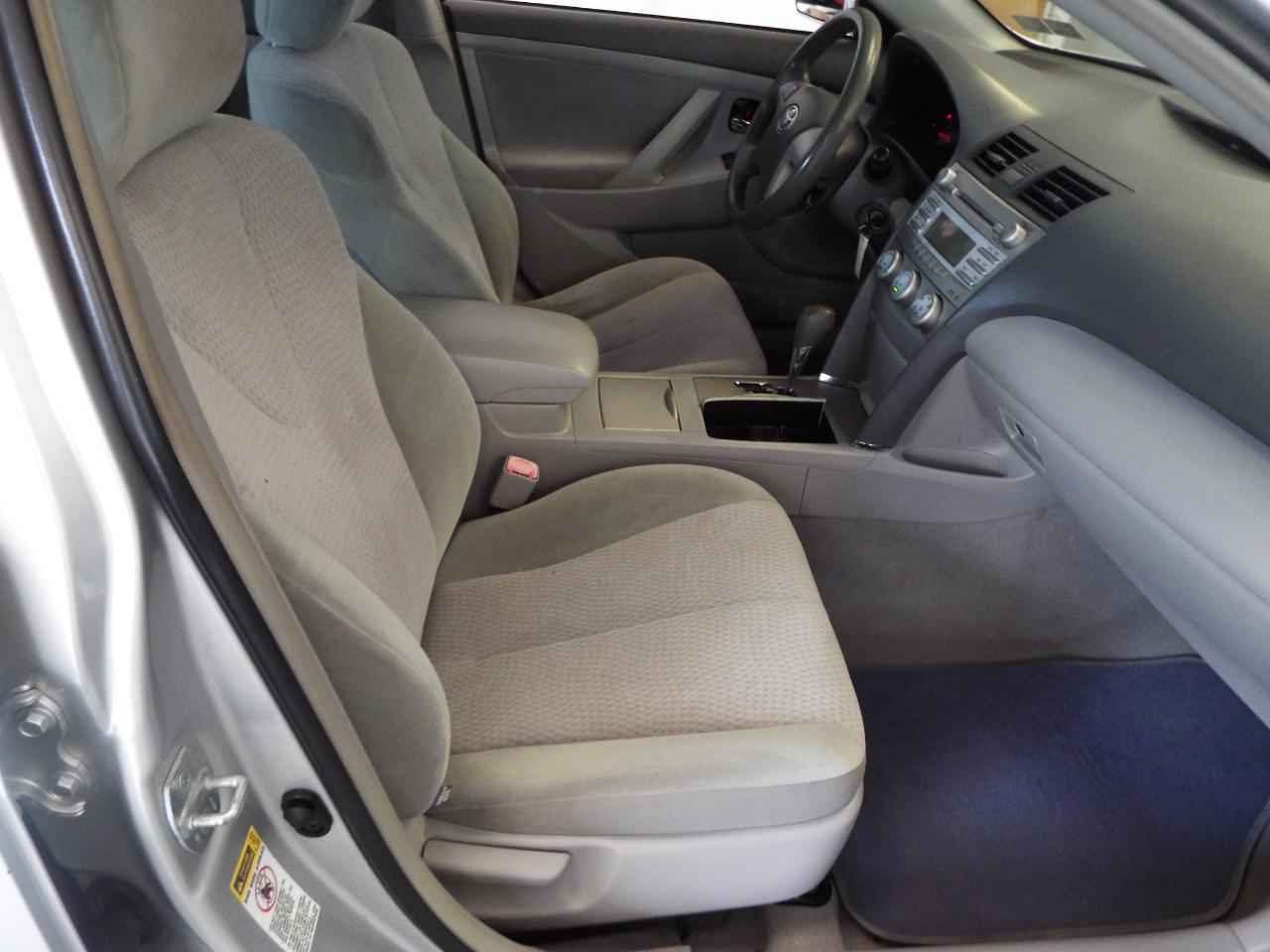 Toyota Camry Base 6-Spd AT 2011