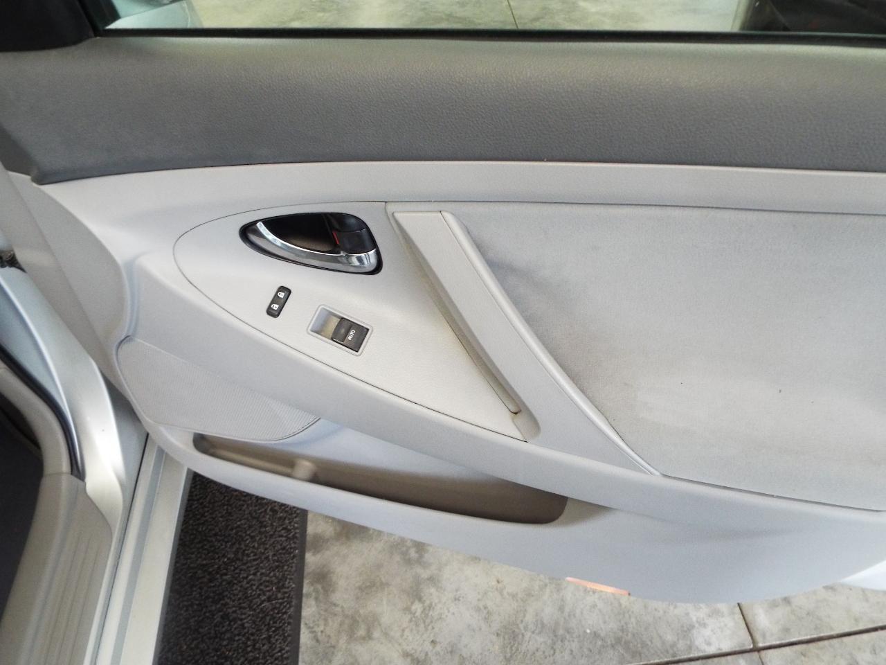 Toyota Camry Base 6-Spd AT 2011