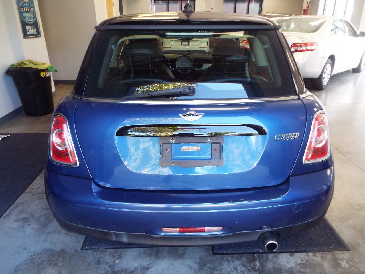 MINI Cooper Base 2D Hatchback 2013