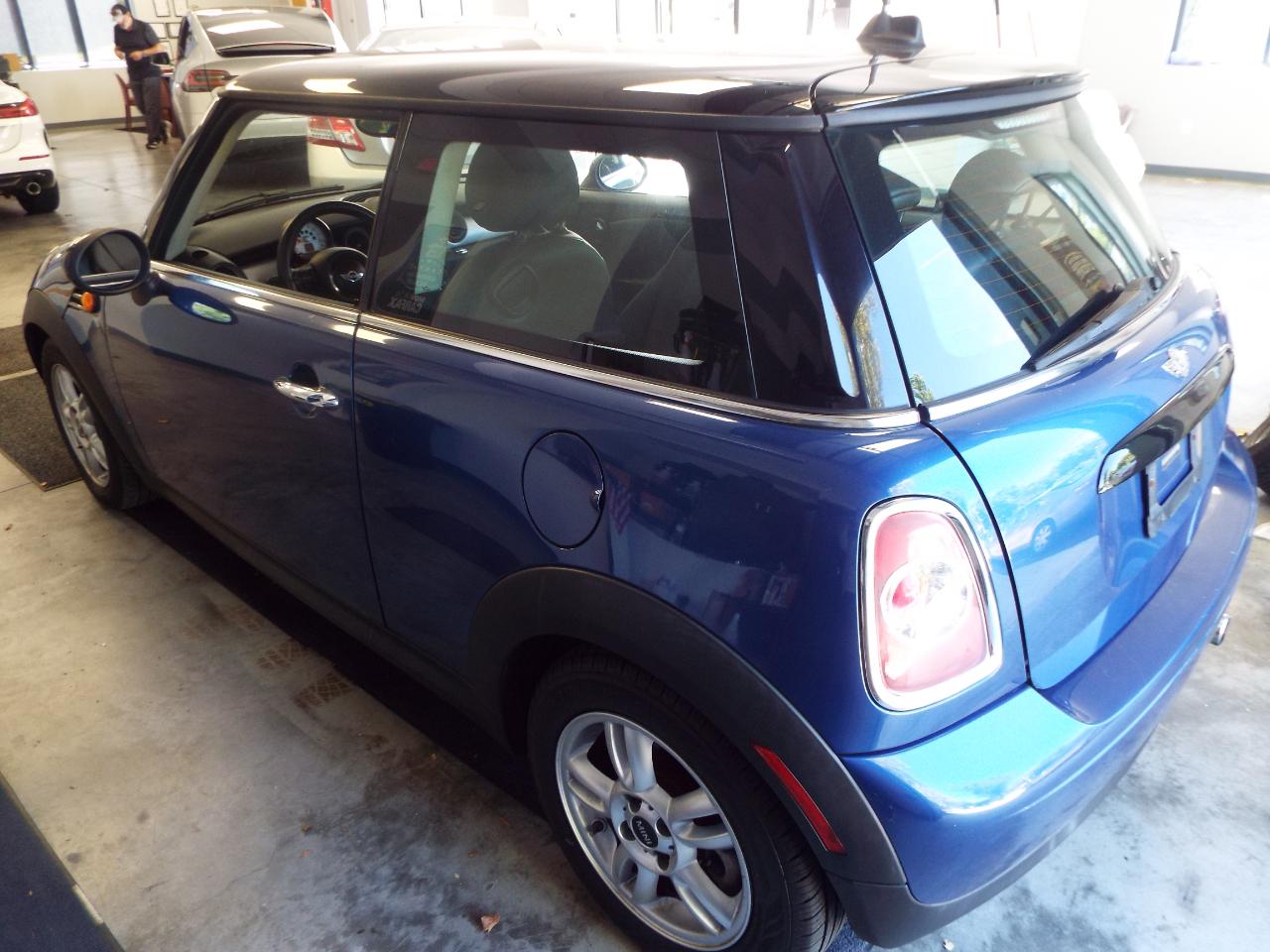 MINI Cooper Base 2D Hatchback 2013