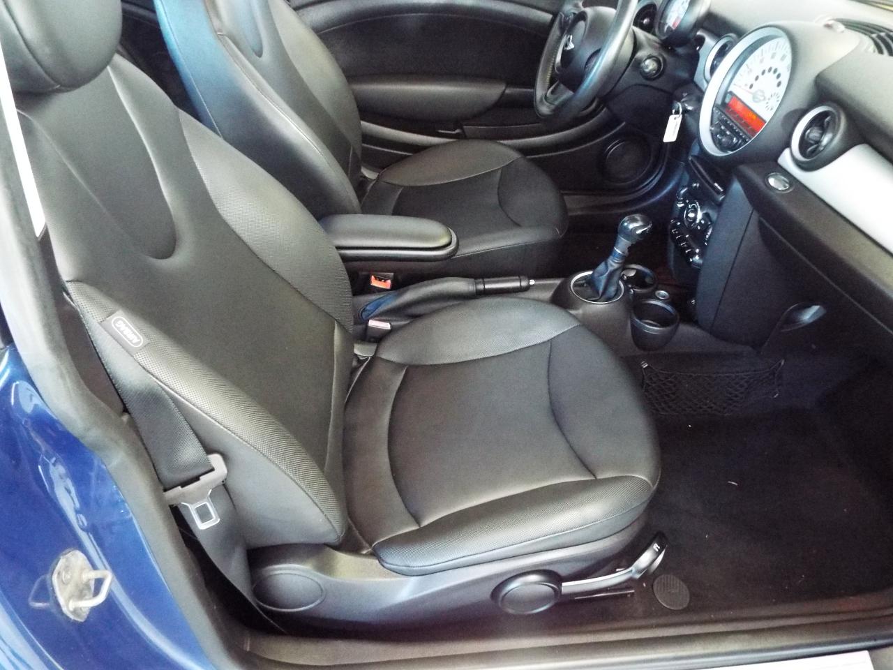 MINI Cooper Base 2D Hatchback 2013