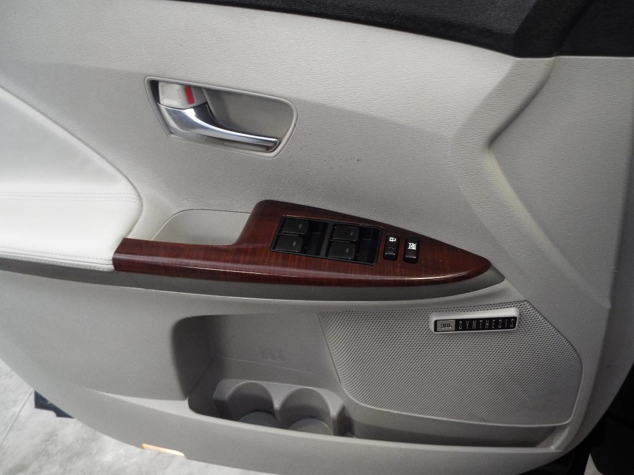 Toyota Venza Limited V6 FWD 2012