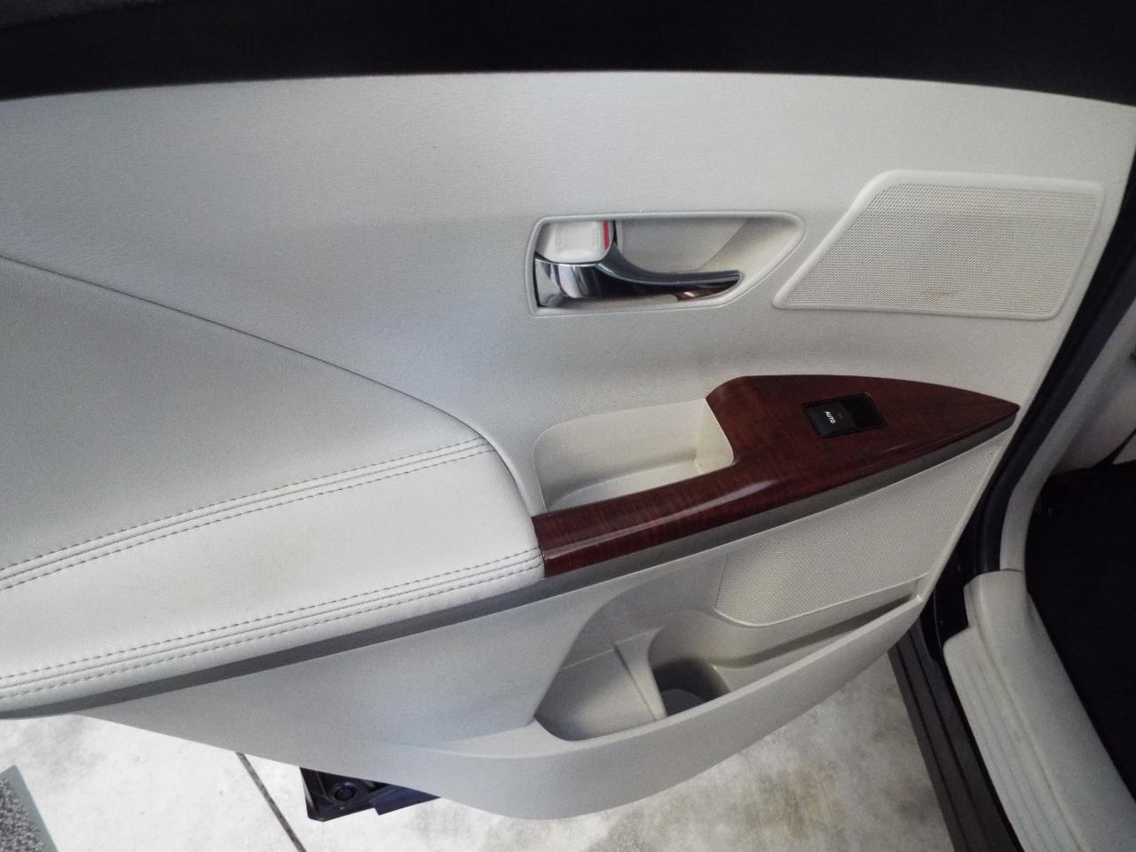 Toyota Venza Limited V6 FWD 2012