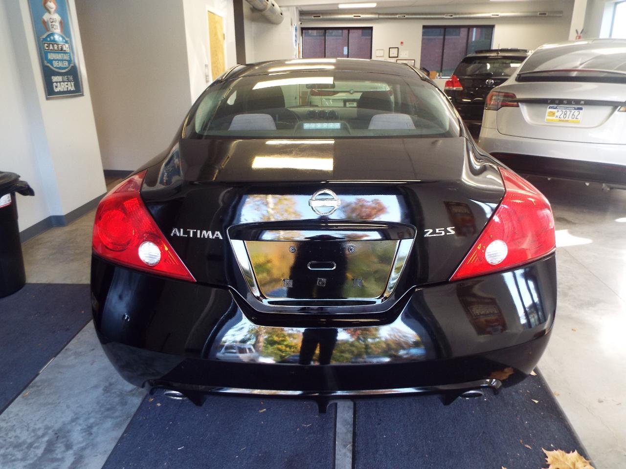 Nissan Altima 2.5 S Coupe 2010