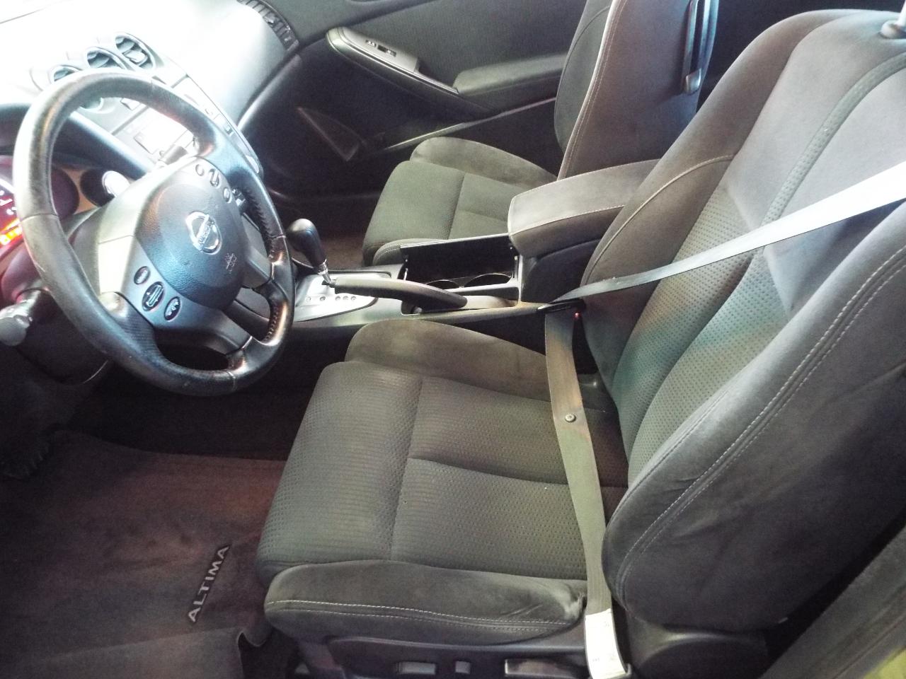Nissan Altima 2.5 S Coupe 2010