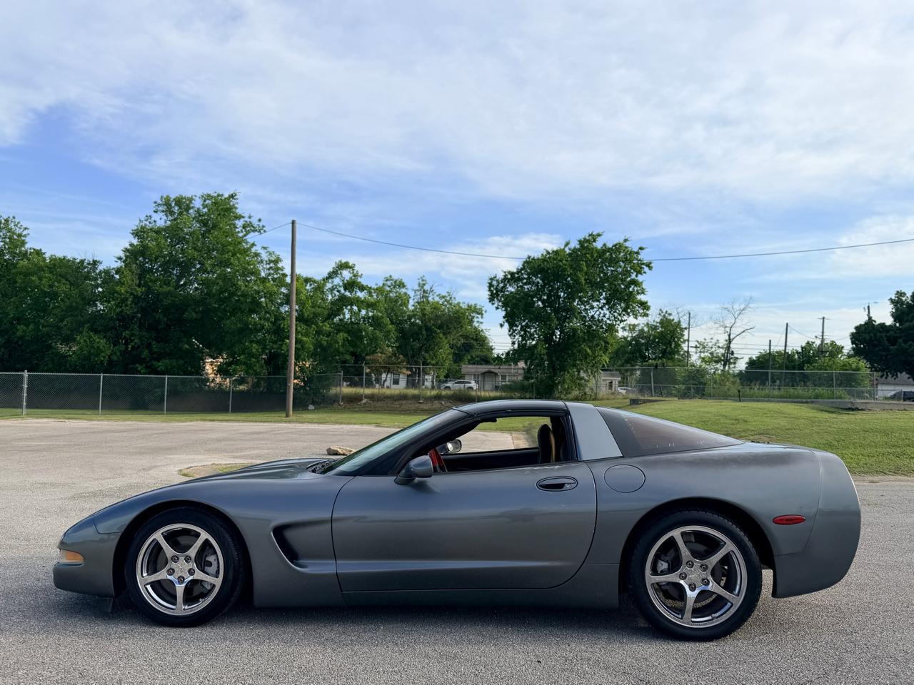 Chevrolet Corvette  2004