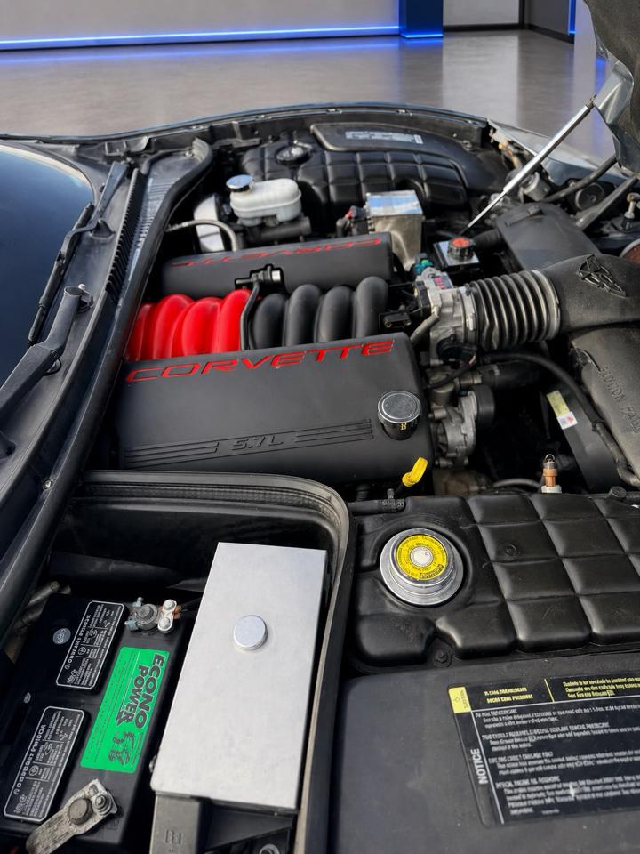Chevrolet Corvette  2004