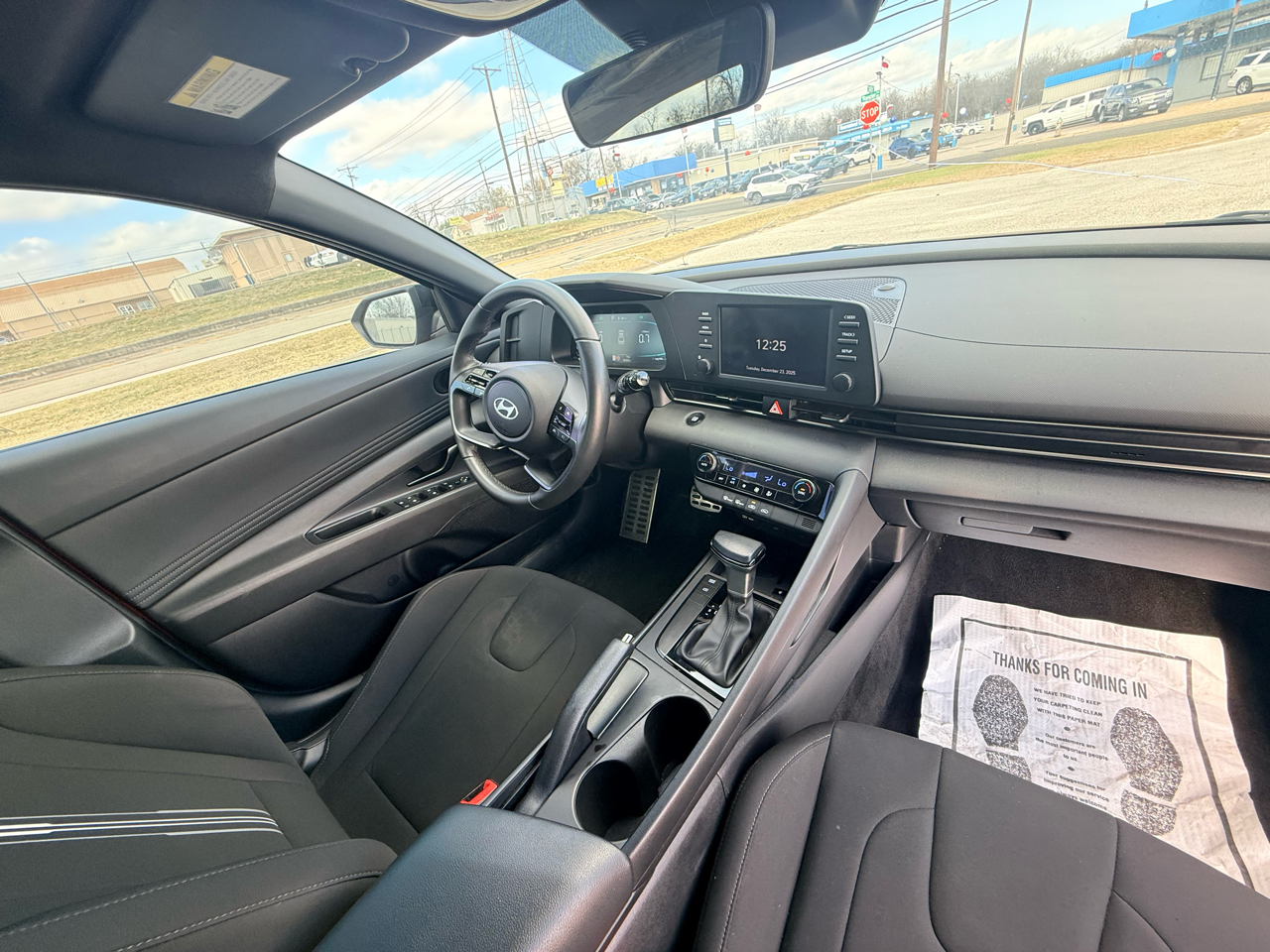 Hyundai Elantra  2025