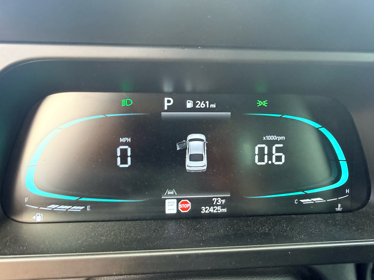 Hyundai Elantra  2025