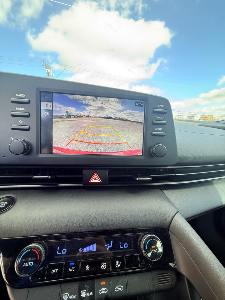 Hyundai Elantra  2025