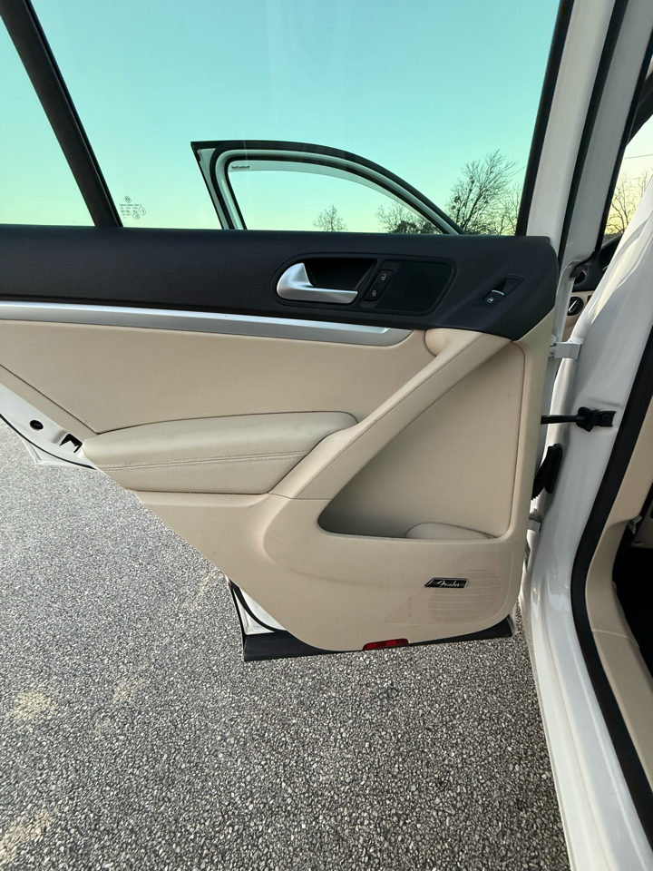 Volkswagen Tiguan  2014