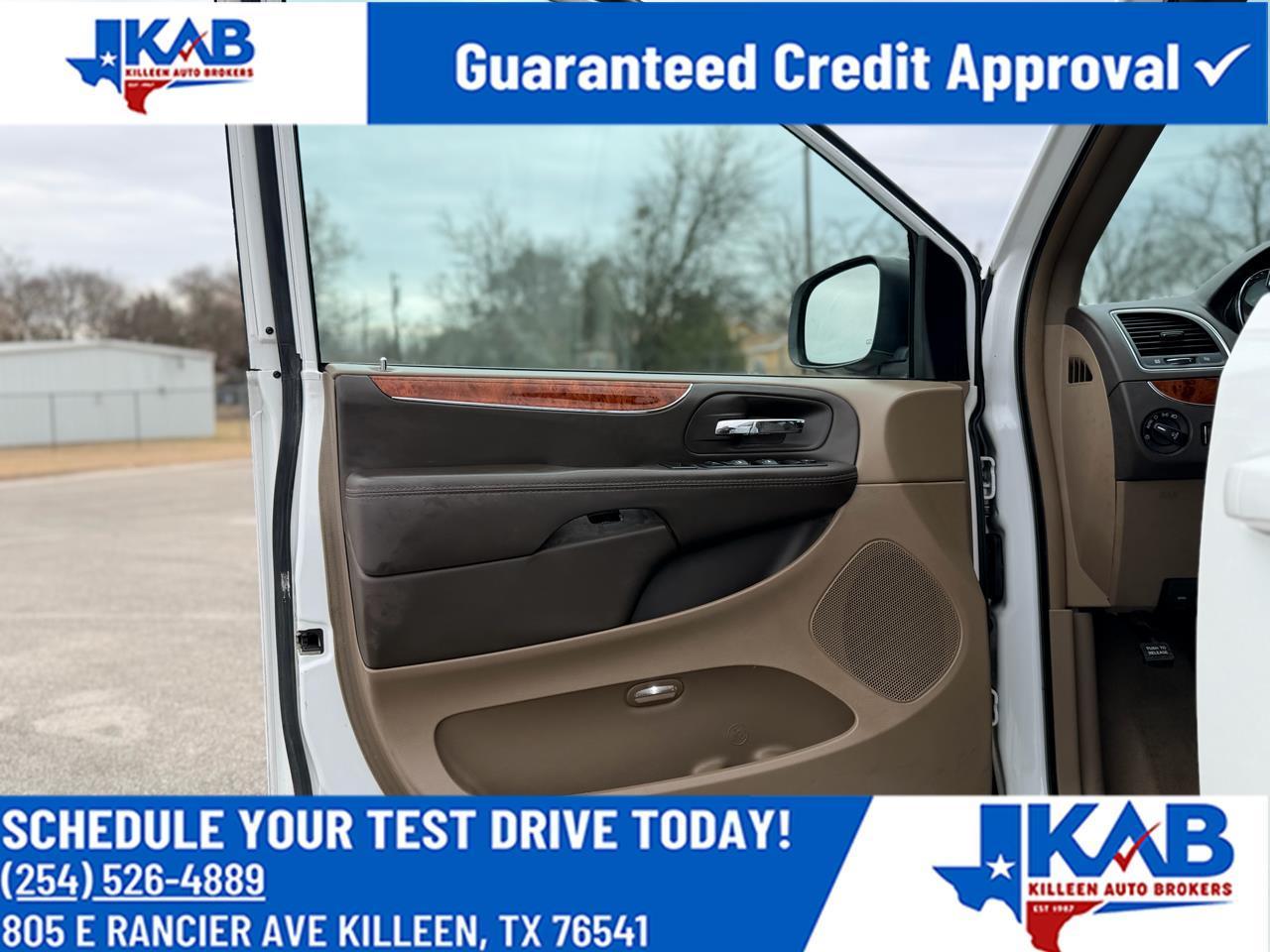 2015 Chrysler Town & Country TOURING