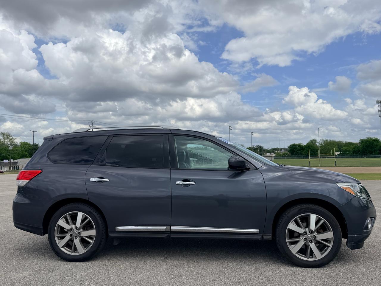 Nissan Pathfinder  2014